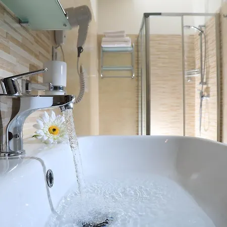 Acquamarina Oda ve Kahvaltı 4*